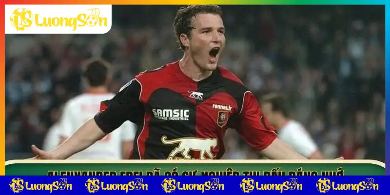 Alexander Frei trong màu áo đội tuyển quốc gia Thụy Sĩ Alexander Frei trong màu áo đội tuyển quốc gia Thụy Sĩ